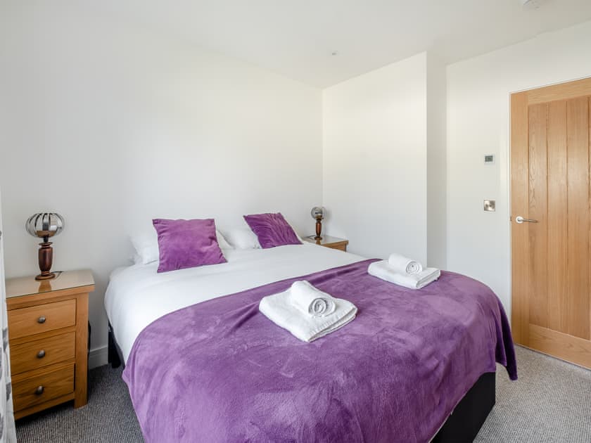 Double bedroom | Trafalgar - Fair Isle Holiday Cottages, Newport