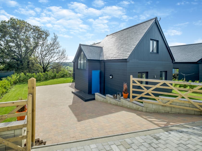 Exterior | Trafalgar - Fair Isle Holiday Cottages, Newport