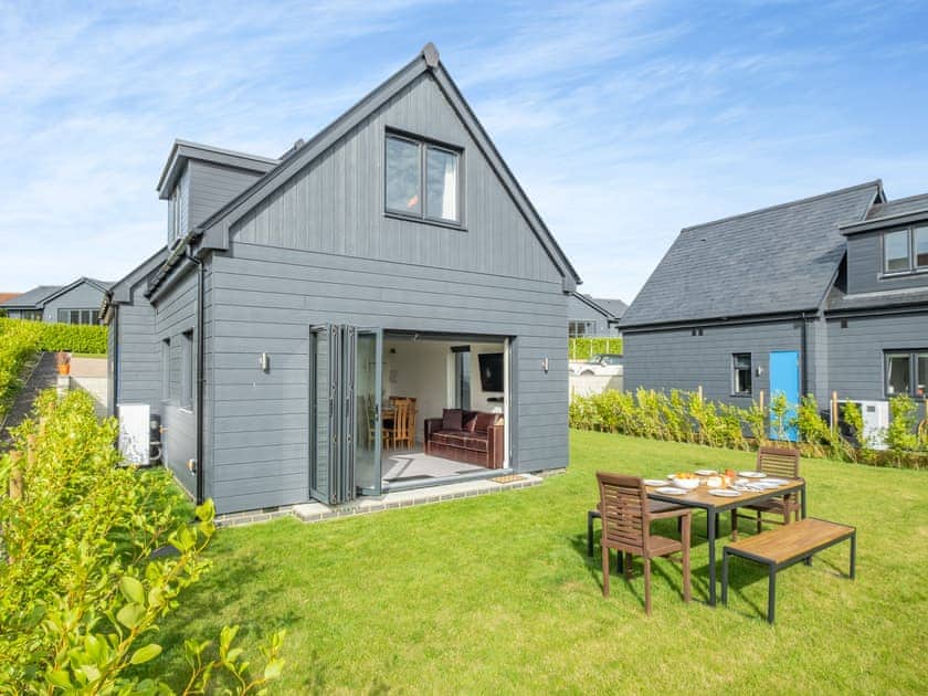 Exterior | Viking - Fair Isle Holiday Cottages, Newport