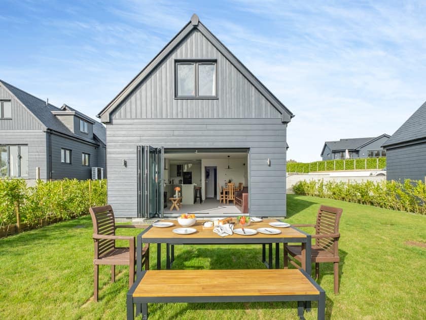 Exterior | Viking - Fair Isle Holiday Cottages, Newport
