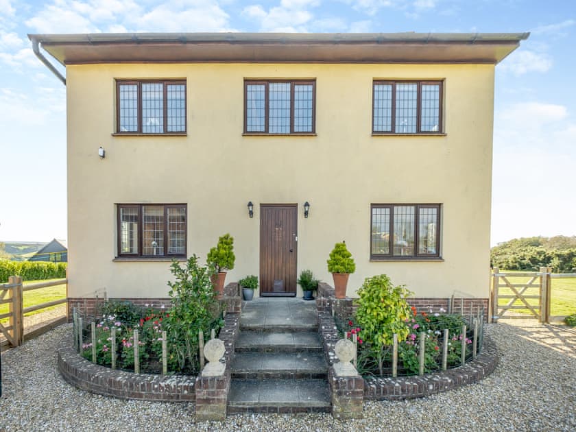 Exterior | Fair Isle Holiday CottagesFair Isle House, Newport