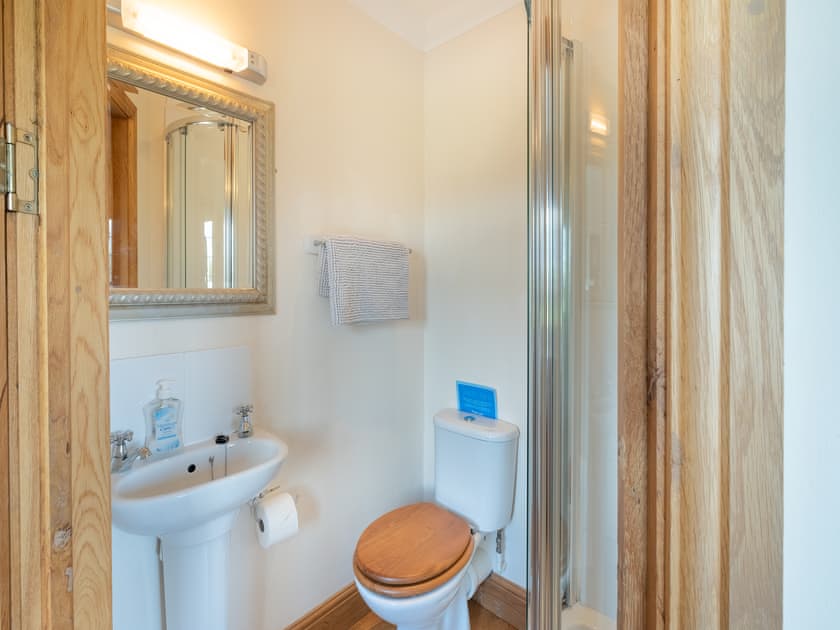 Shower room | Fair Isle Holiday CottagesFair Isle House, Newport