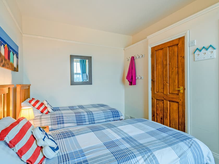 Twin bedroom | Beach House, Sea Palling