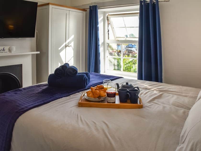 Double bedroom | 5 Coastguard Cottages, Caister on Sea