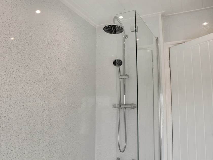 Bathroom | 5 Coastguard Cottages, Caister on Sea