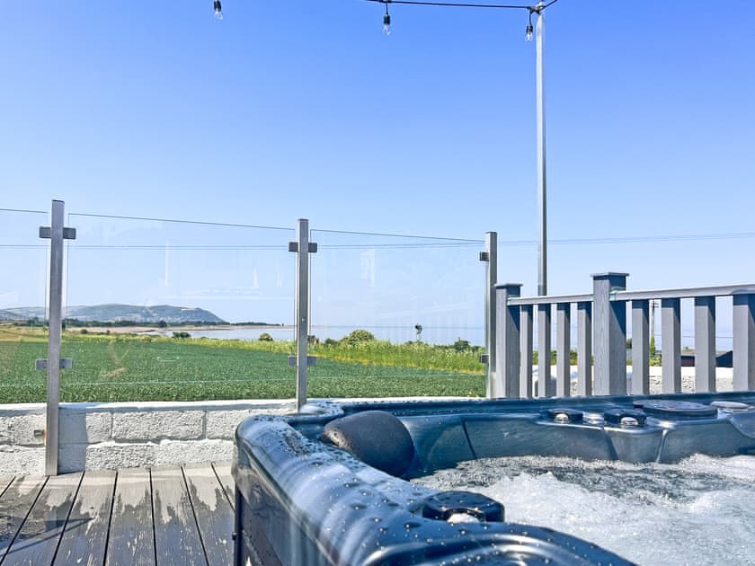 Hot tub | Bay View - Blue Anchor House, Blue Anchor, near Minehead