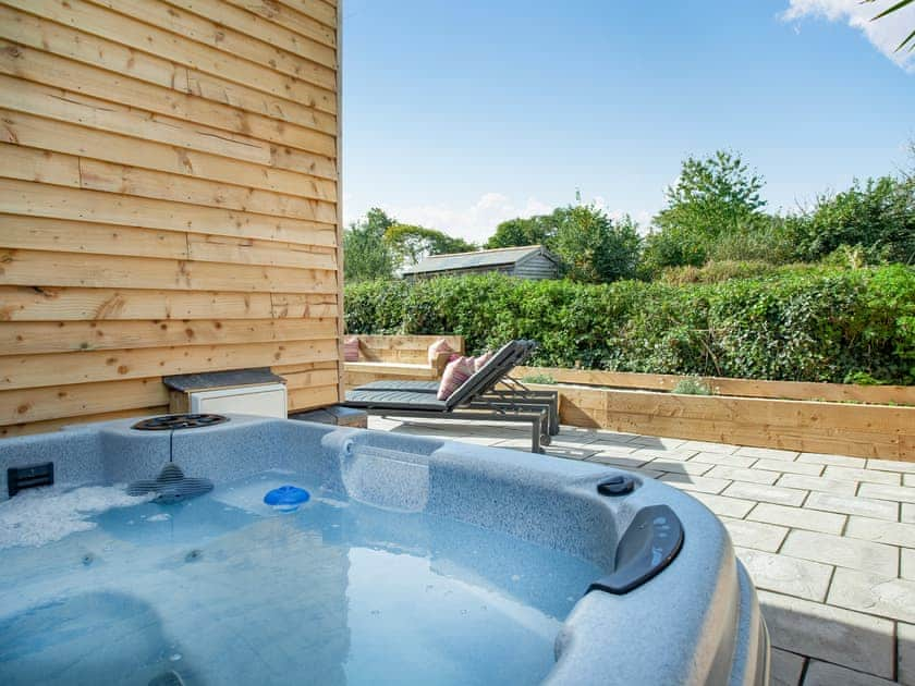 Hot tub | Brook Cottage - Sunnyfield, Bilbrook, Minehead