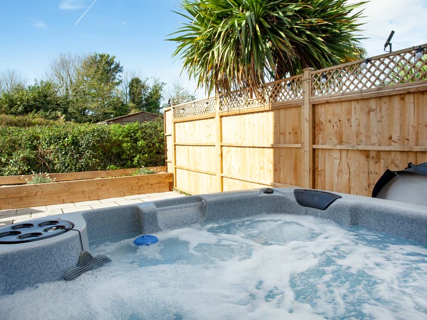 Hot tub | Brook Cottage - Sunnyfield, Bilbrook, Minehead