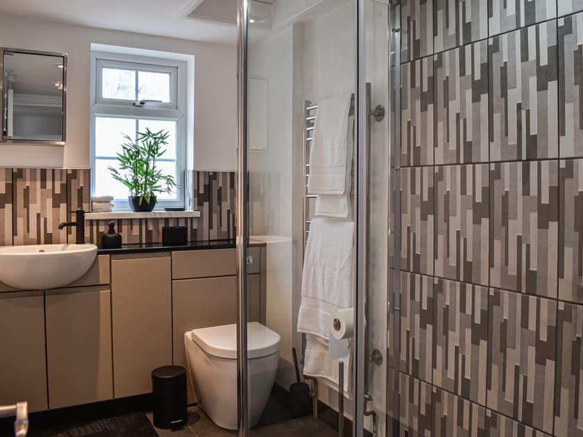 Shower room | The Rising Sun, Deal