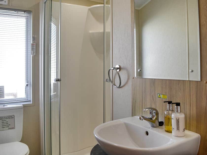 Bathroom | Morning Sunrise - Bonnie Escapes, Southerness