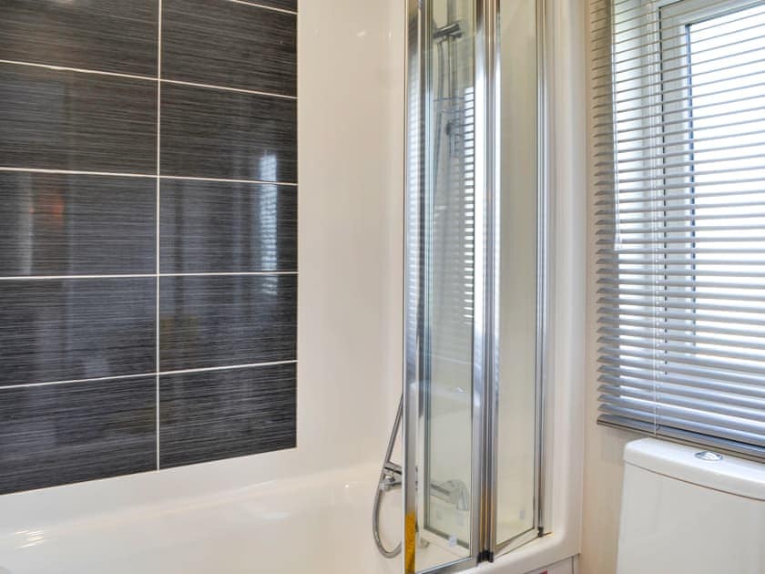 Bathroom | Gill Bay - Bonnie Escapes, Southerness