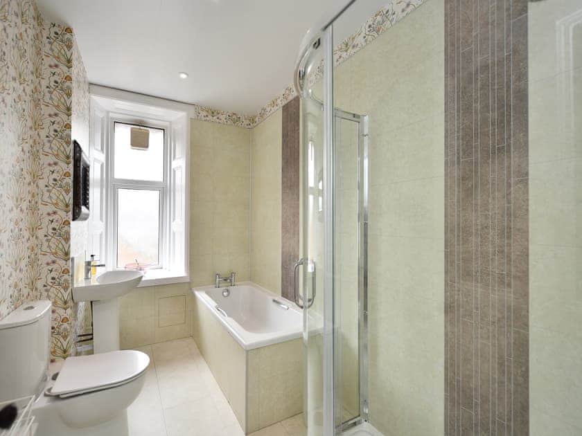 Bathroom | Albion House, Castle Douglas