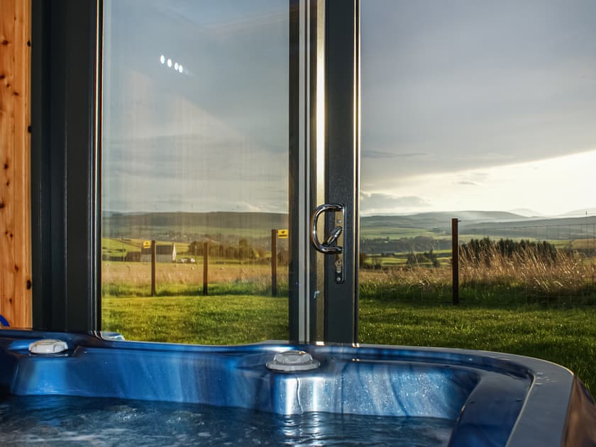 Hot tub | Meikle Balloch - Hillhead Hideaways, Newmill, nr Keith