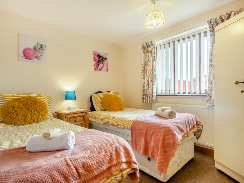 Twin bedroom | Pear Tree Cottage, Banham