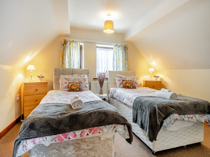 Twin bedroom | Pear Tree Cottage, Banham