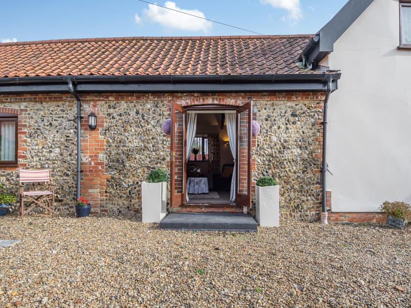 Exterior | Pear Tree Cottage, Banham