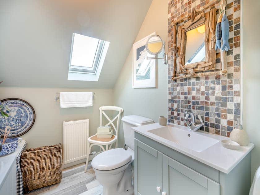Bathroom | The Old Net Shed, Banff