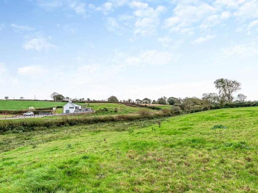 Setting | Maesyrhaf, Cross Inn, near New Quay