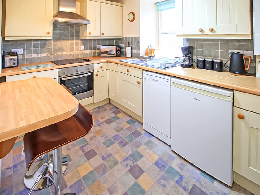 Kitchen | Treetops Flat, Porthmadog