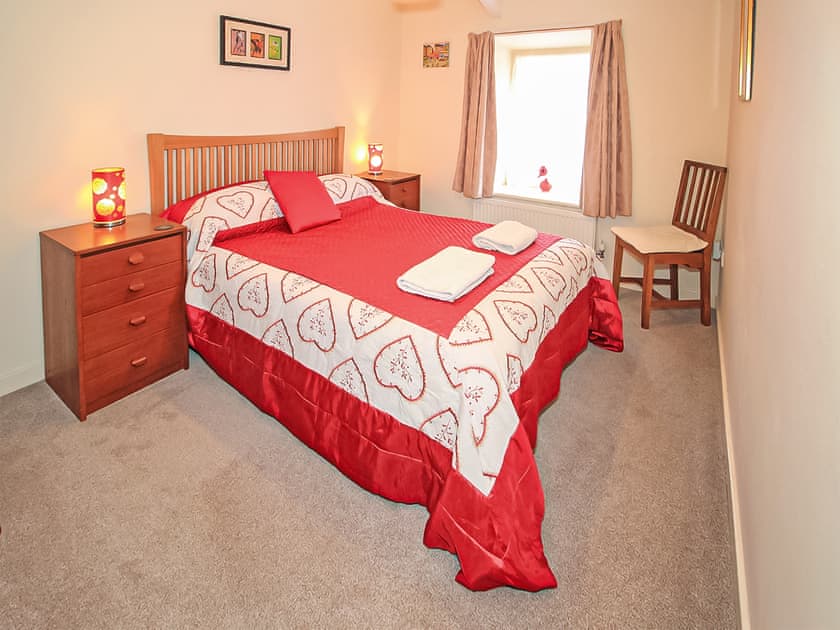 Double bedroom | Treetops Flat, Porthmadog