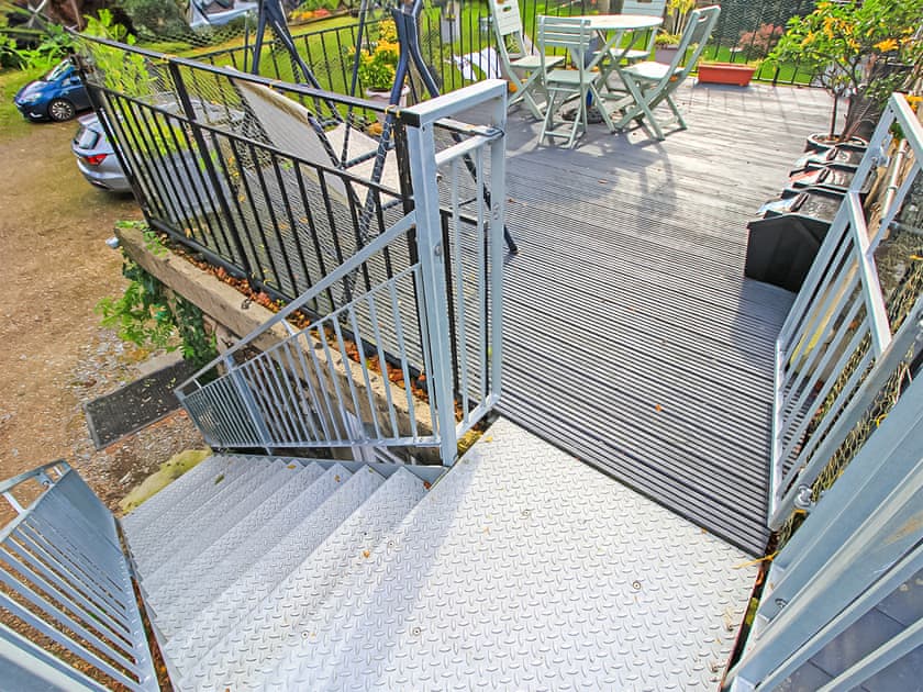 Terrace | Treetops Flat, Porthmadog