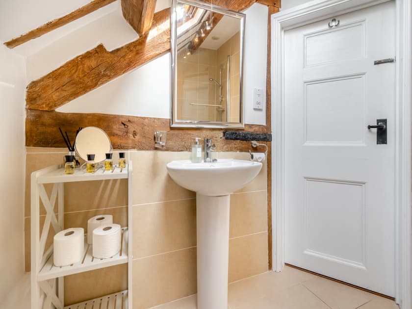 Bathroom | Walker’s Retreat - Clehonger Retreats, Clehonger