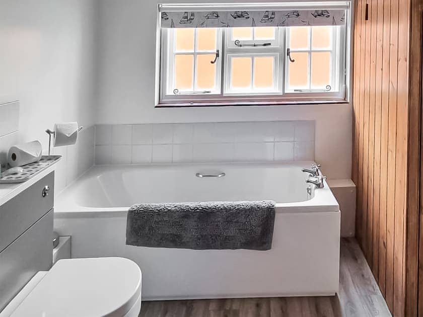 Bathroom | Hive Mews, Abingdon