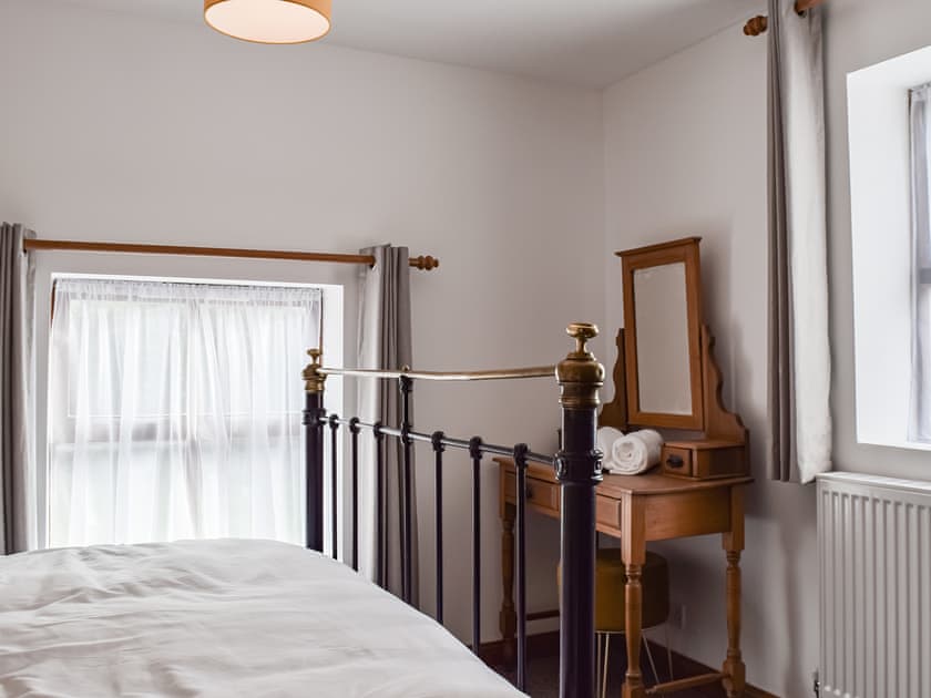 Double bedroom | Voelas Cottage Annexe, Pontybodkin, near Mold
