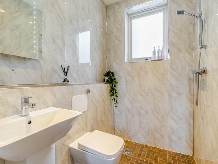 Bathroom | The Stone Barn - Shady Hall Farm, Sheffield
