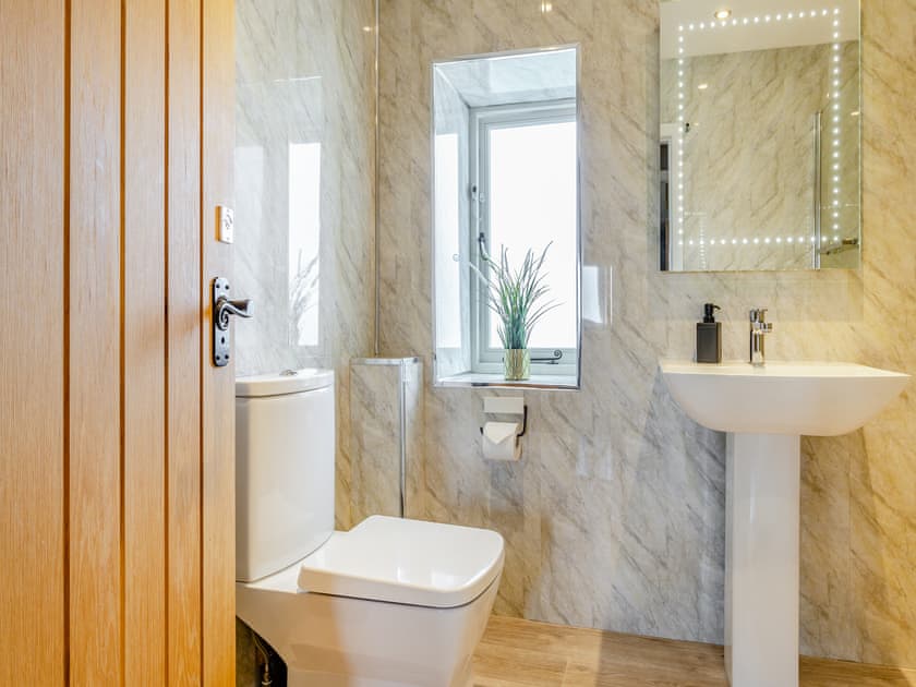 Bathroom | The Stone Barn - Shady Hall Farm, Sheffield