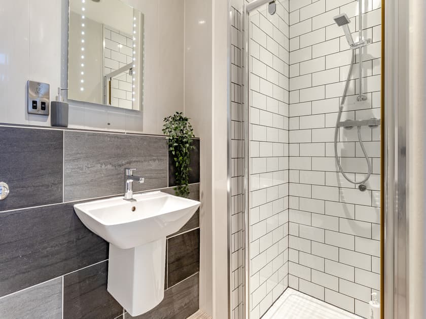 Bathroom | The Stone Barn - Shady Hall Farm, Sheffield