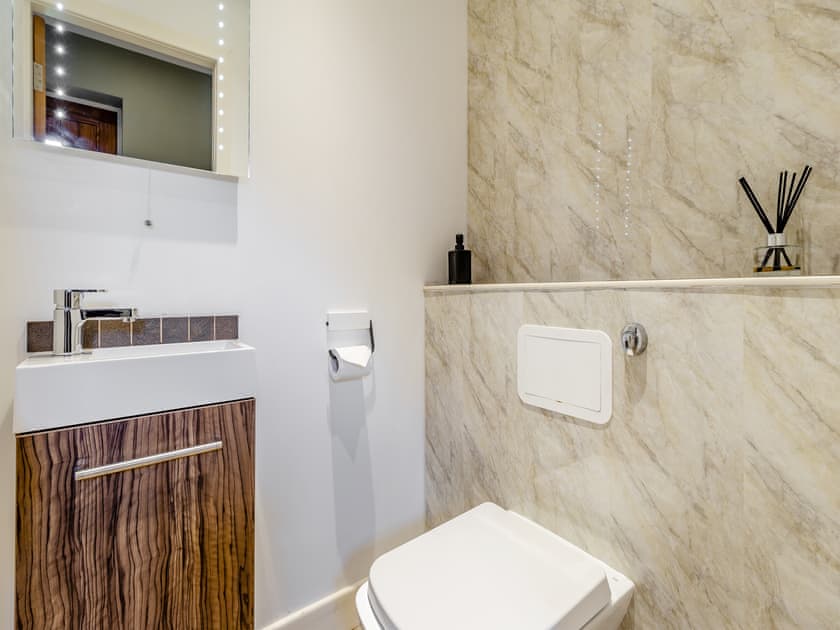 Bathroom | The Stone Barn - Shady Hall Farm, Sheffield