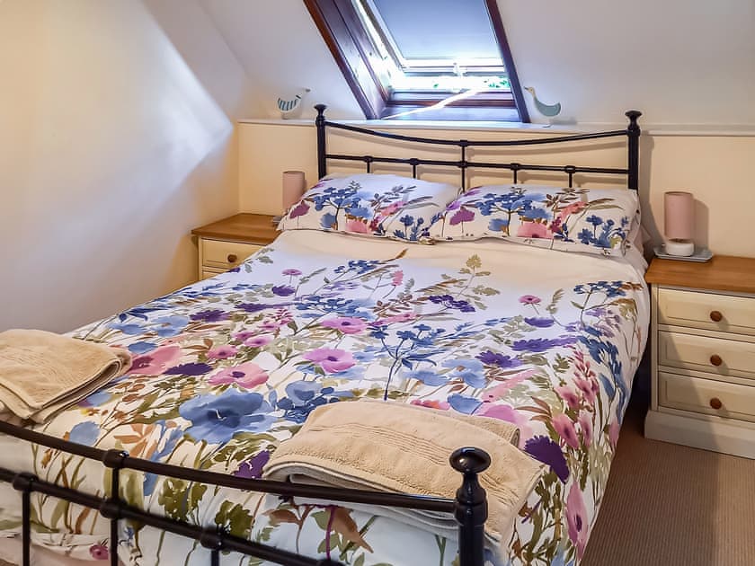 Cosy double bedroom | Clouseau Cottage - Coppers Cottages, Lyme Regis