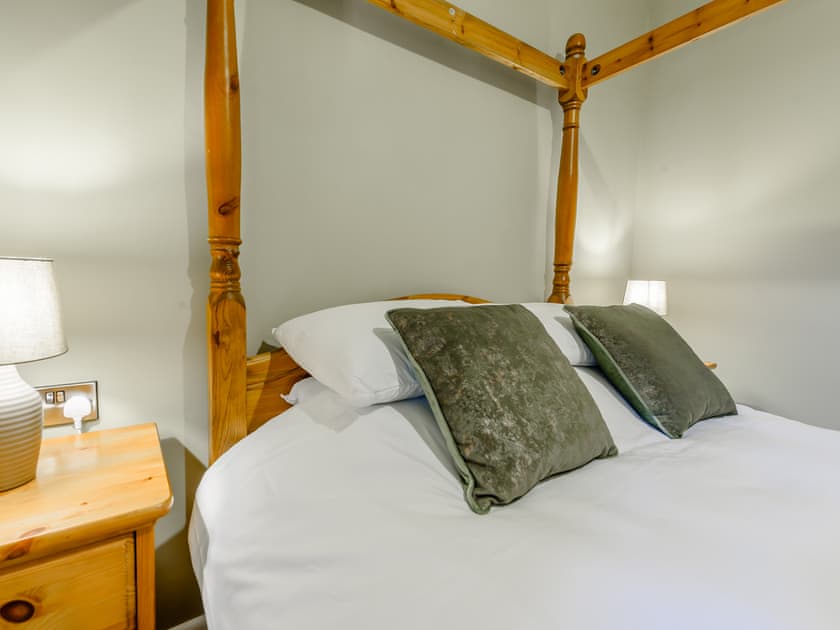 Double bedroom | Maesyrhaf, Cross Inn, near New Quay