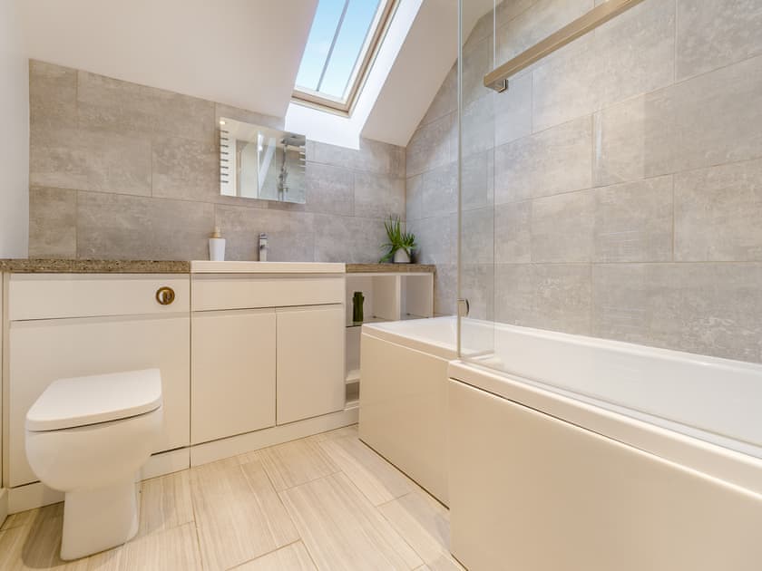 Bathroom | The Milking Parlour - Shady Hall Farm, Sheffield