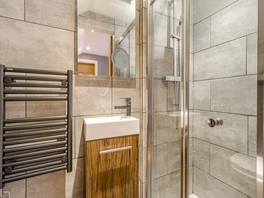 Bathroom | The Milking Parlour - Shady Hall Farm, Sheffield