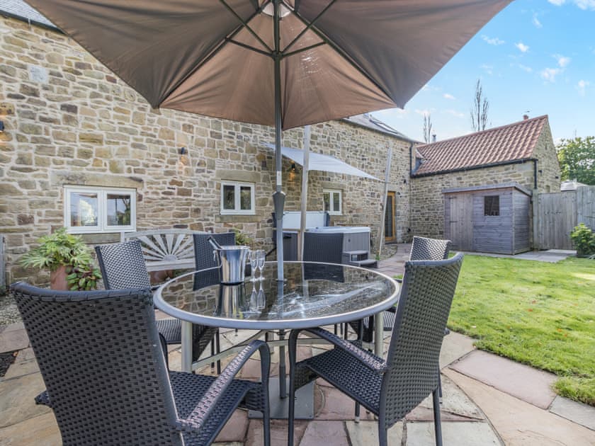 Outdoor eating area | The Milking Parlour - Shady Hall Farm, Sheffield