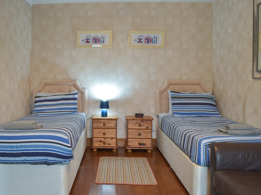 Twin bedroom | Ty Celyn, Broad Haven