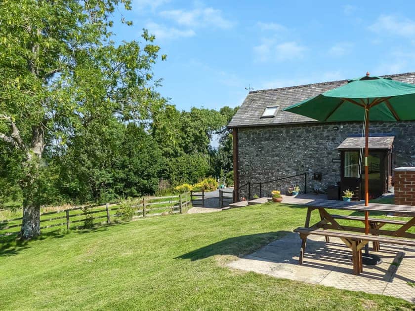 Lawned garden and grounds area | Pippins, Penybont