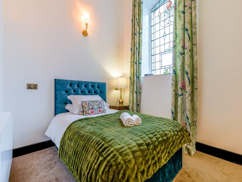 Single bedroom with small double bed  | East View House, Middleton-in-Teesdale
