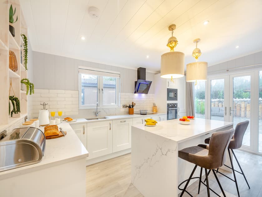 Open plan living space | 1 Sandbanks, Benllech