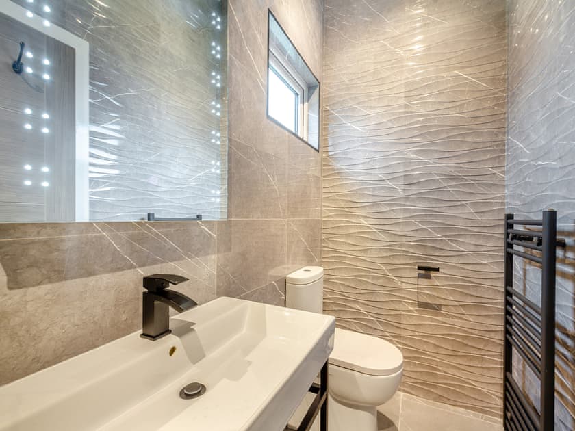 Bathroom | 1 Sandbanks, Benllech