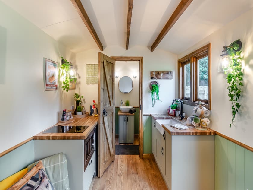 Open plan living space | Cherry Tree Lodge - Cow & Plough, Oadby