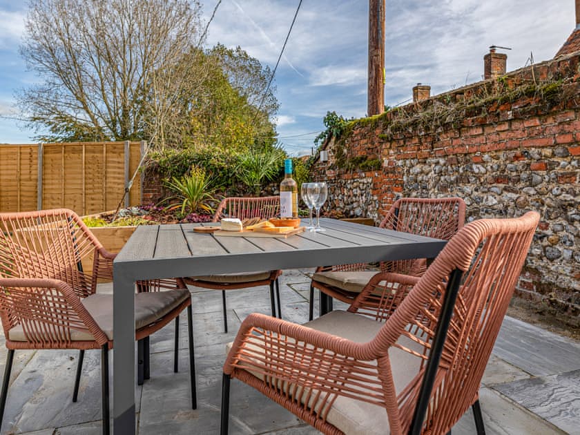 Sitting-out-area | The Old Laundry, Great Snoring