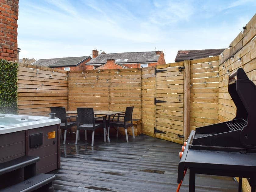 Outdoor eating area | Ashley Place, Southport