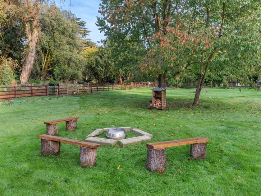 Outdoor area | Shetland - Cow & Plough, Oadby