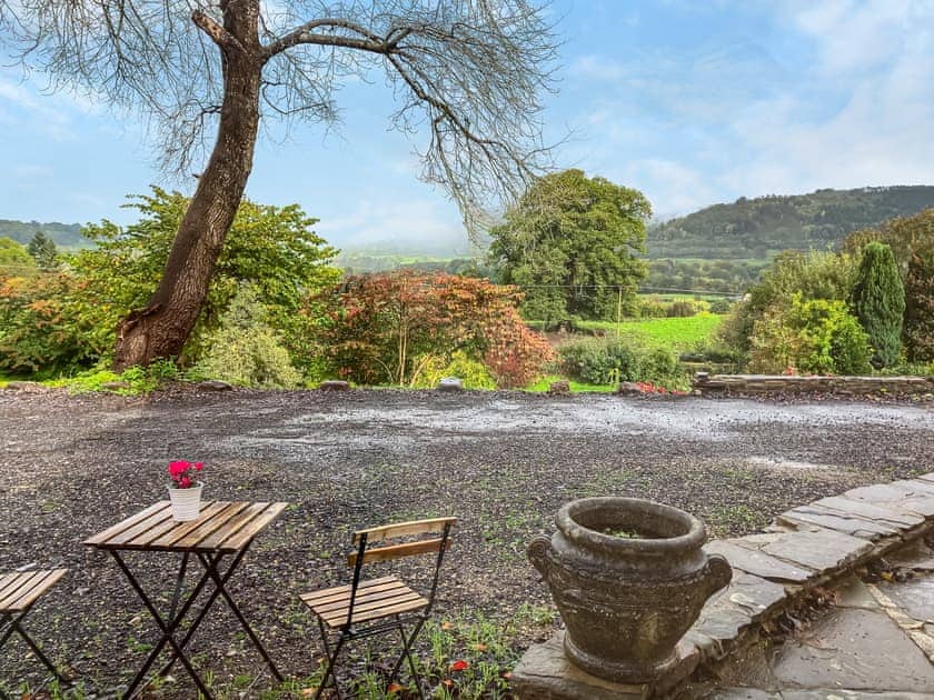 Sitting-out-area | The Chapel - Dan Y Graig, Crickhowell