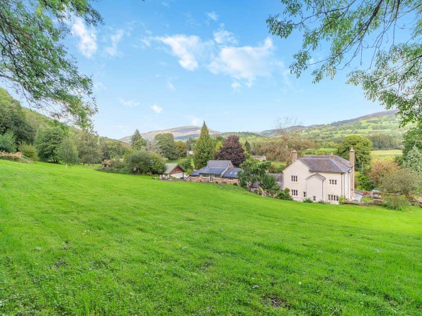 Setting | The Chapel - Dan Y Graig, Crickhowell