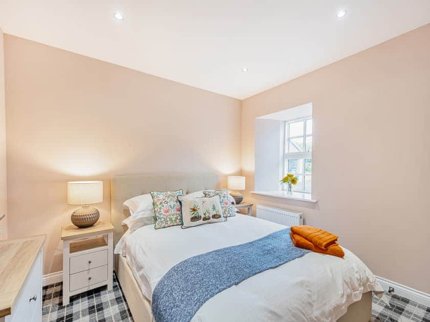 Double bedroom | The Byre - Pleasantfield Farm, Ayr