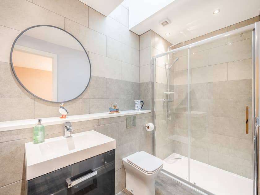 Bathroom | The Byre - Pleasantfield Farm, Ayr